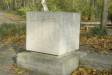 Klicken zum Vergrößern Alfred Trenkel, den Notstandsarbeitern zum Dank,( Kalkstein 1955) Fritz-Schloß-Park, Moabit